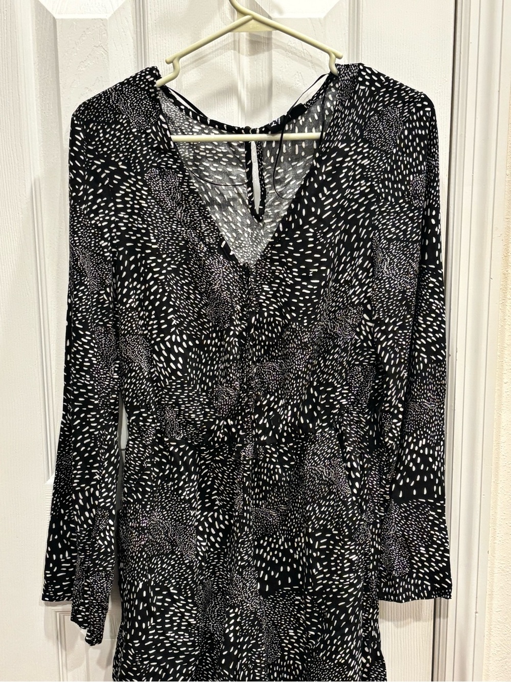 Roxy Black and White Long Sleeve V-Neck Dress